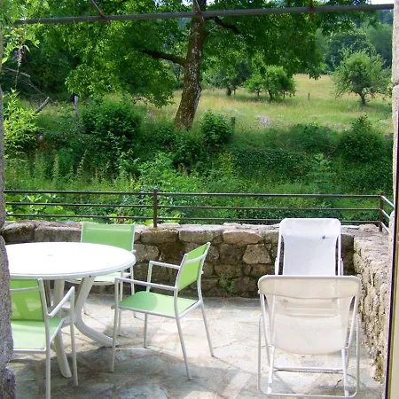 Maison De 2 Chambres Avec Terrasse Amenagee Et Wifi A La Capelle * Florentin-la-Capelle