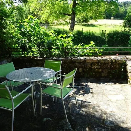 Dom wakacyjny Maison De 2 Chambres Avec Terrasse Amenagee Et Wifi A La Capelle Florentin-la-Capelle